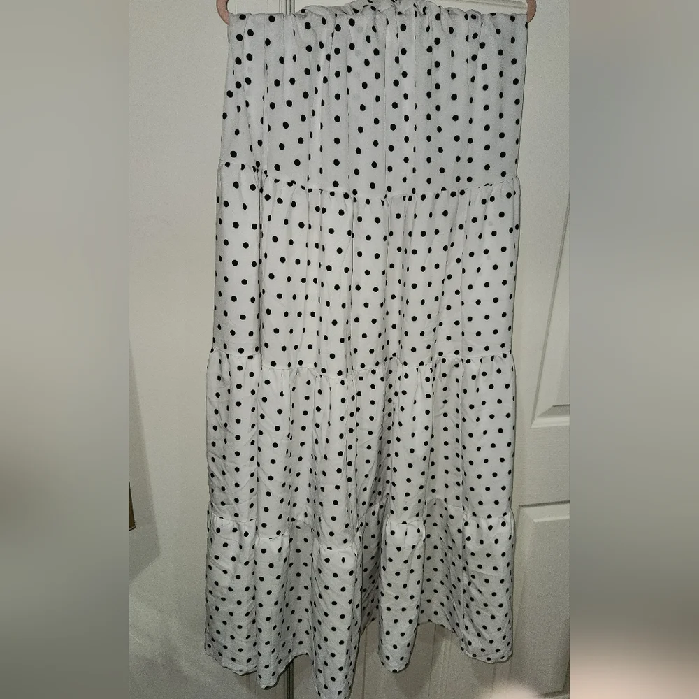 FINAL PRICE!! 2 PIECE POLKA DOT SKIRT SET !! - Picture 2 of 5